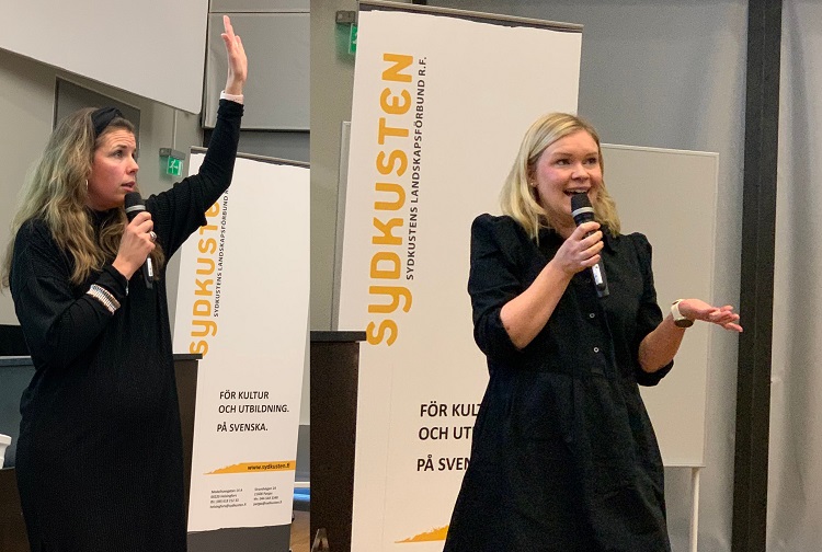 Emilia Christiansen och Hanna Lundström med mikrofoner i handen ivrigt gestikulerande